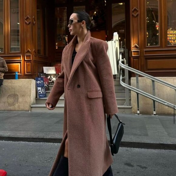 Luxury Wool-Blend Long Coat - Picture 3 of 8